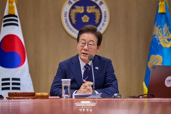 ÀÌÀç¸í ´ëÅë·É ±¹Á¤ÁöÁöµµ, ÀüÁÖ ´ëºñ 2.2%Æ÷ÀÎÆ® Ç϶ô