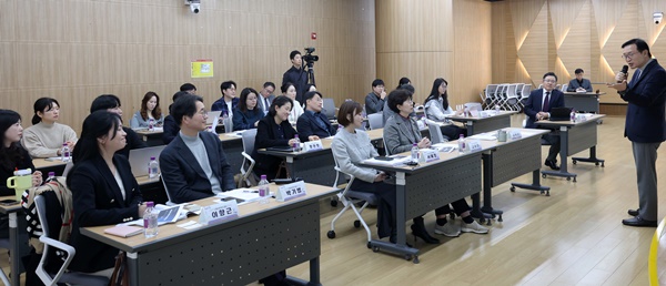 °æ±âµµ±³À°Ã», ±³°ú¿ë µµ¼ Á¦µµ °³¼± ¿¬±¸ ¹ßǥȸ °³ÃÖ