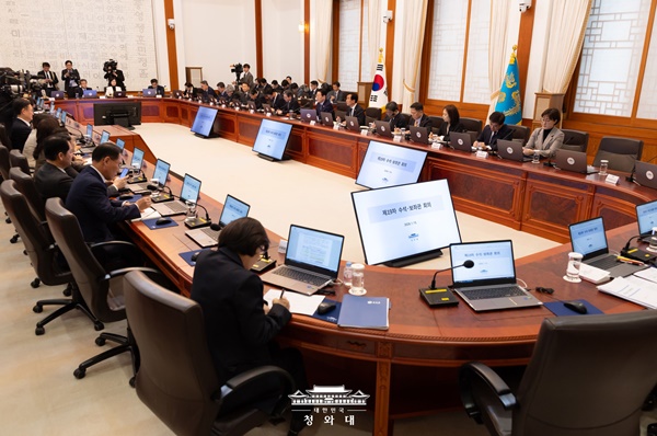 ÀÌÀç¸í Á¤±Ç 6°³¿ù, »ì±æ ÀÒ°í¡¤²Þ ÀÒÀº 2030