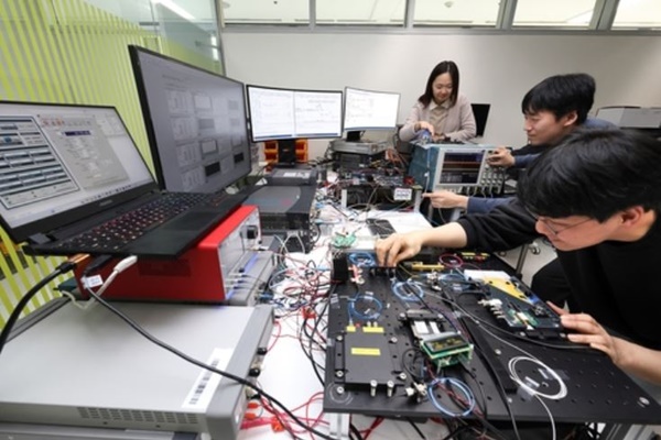 KT, ±¹³» ÃÖ°í¼Ó ¾çÀÚ¾ÏȣŰ ºÐ¹è Àåºñ °³¹ß ¼º°ø