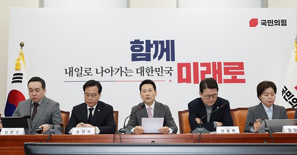 ��������,���������� û�� 1��, ���� 1�� ��õ �ǹ�ȭ