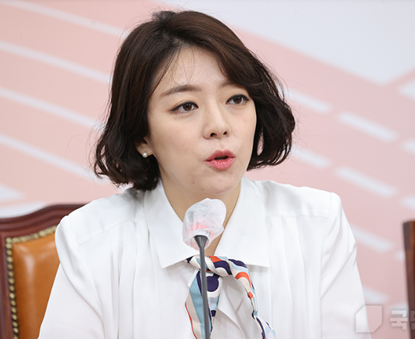 ±¹¹ÎÀÇÈû À±¸®À§, ¹èÇöÁø ´ç¿ø±Ç Á¤Áö 1³â