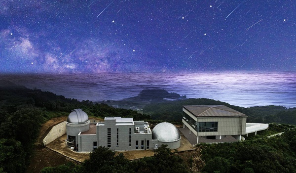 ���ڿ��� �޺��ٶ� õ�������� ����