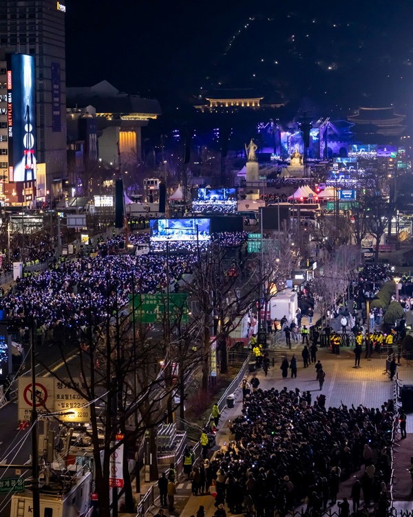 BTS �Ĺ� ���̺� ��ARIRANG�� ��ȭ�� ����