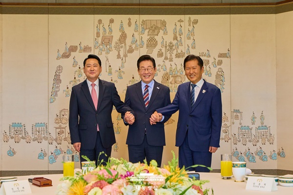 ����� �����, ��û�����嵿���� 7�� ���� ȸ��