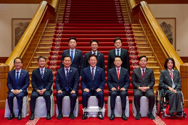 ¿©¡¤¾ß¡¤Á¤ ¹Î»ý°æÁ¦ÇùÀÇü ȸ´ã ¹× ¿ÀÂù