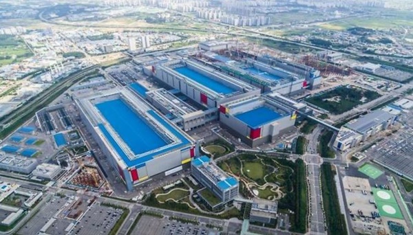 �Ｚ���� 2�б� �������� 89��4000���
