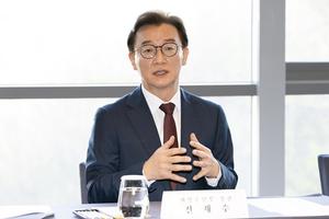 ���Ҿ���ִ� �λ���� �ĺ� ����� �ǿ� ����